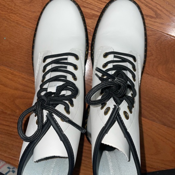 Dr. Martens White Combat Boots size 7 “Zavala” - Picture 8 of 10